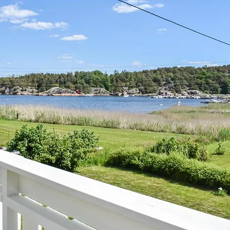 Amazing In Vesteroy With Kitchen Holiday home Hauge (Hvaler)